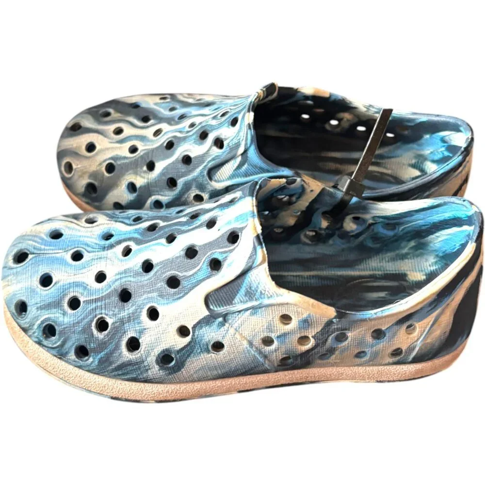 boys' and girls' toddler blue and white marbled slip-on water shoes‎ in size 10
